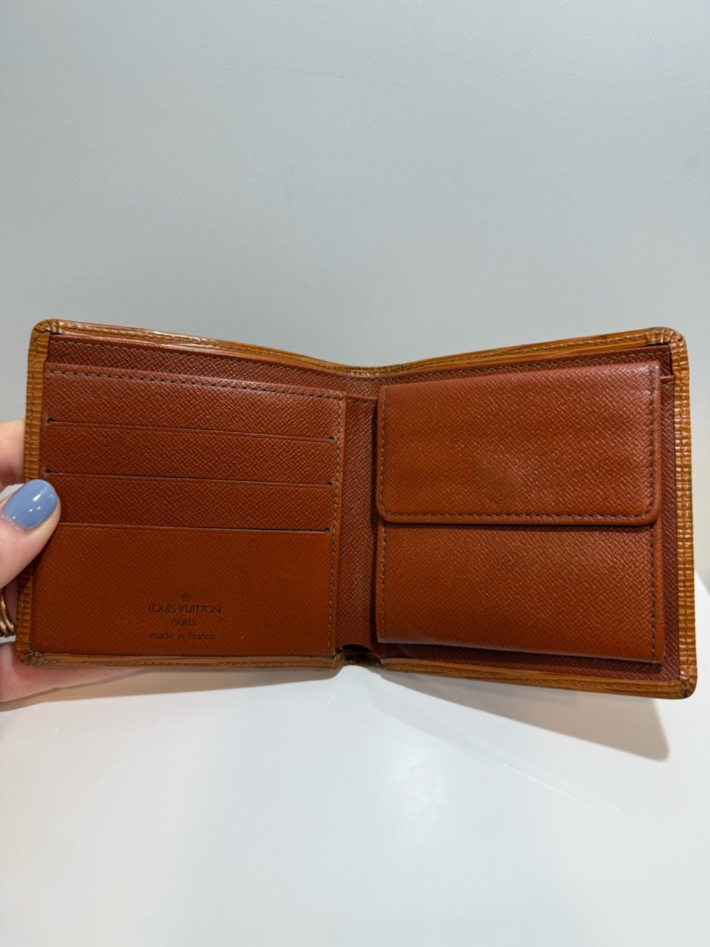 Louis Vuitton Tan Epi Leather Men's Wallet - Picture 5 of 9